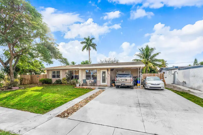 305 Henthorne Drive, Palm Springs, FL 33461 - Image #2