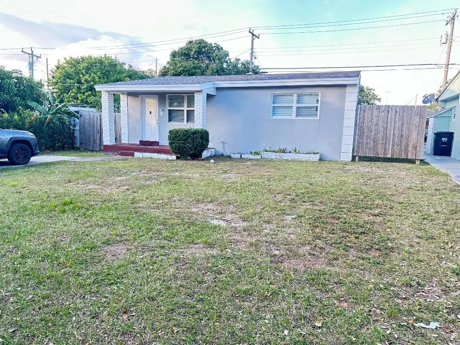 725 58th Street, West Palm Beach, FL 33407 - #2