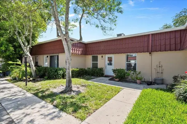 884 Worcester Lane, Lake Worth, FL 33467