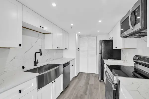 859 Jeffery Street #810, Boca Raton, FL 33487