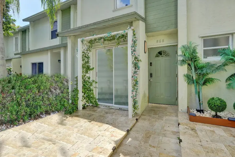 868 Crystal Lake Drive, Deerfield Beach, FL 33064 - Image #3
