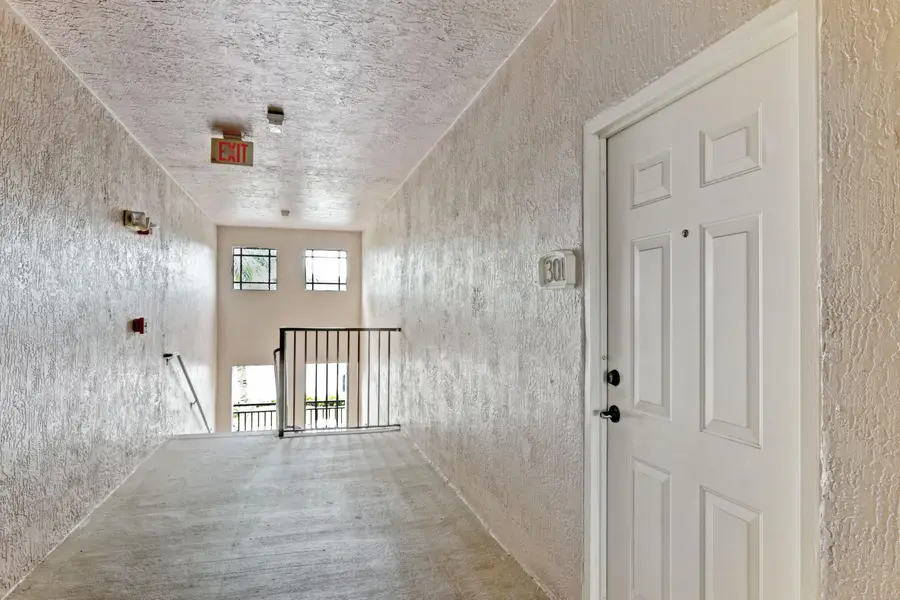 2806 Veronia Drive #301, Palm Beach Gardens, FL 33410 - #3