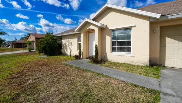 773 SE Atlantus Avenue, Port St Lucie, FL 34983