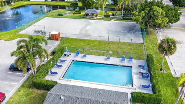 1271 SE Parkview Place #H11, Stuart, FL 34994