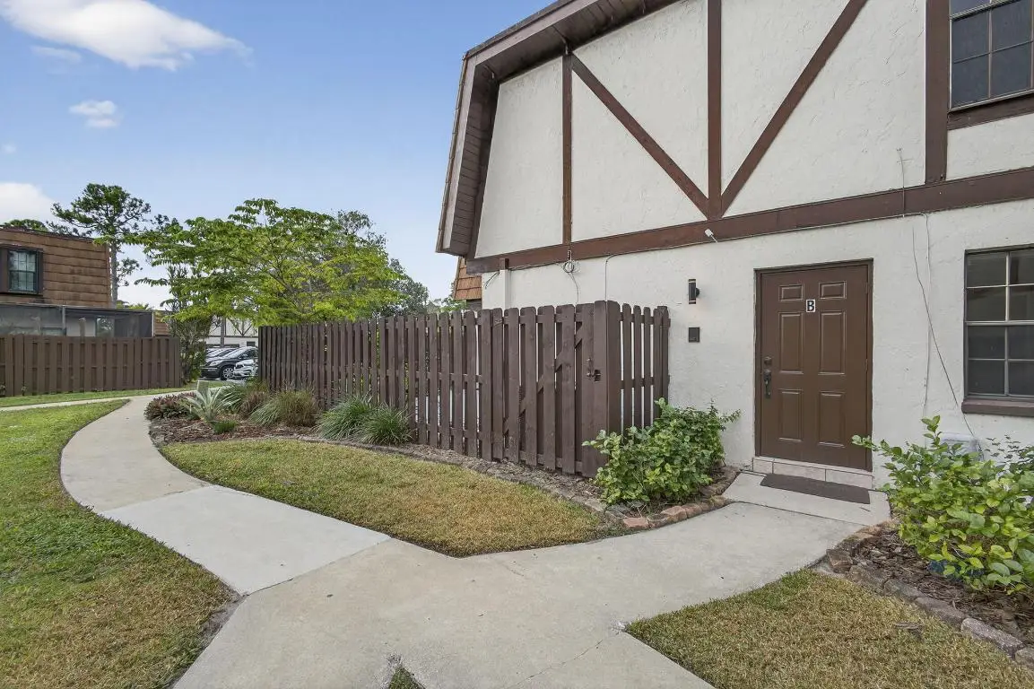 102 Weybridge Circle #B, Royal Palm Beach, FL 33411 - Image #1