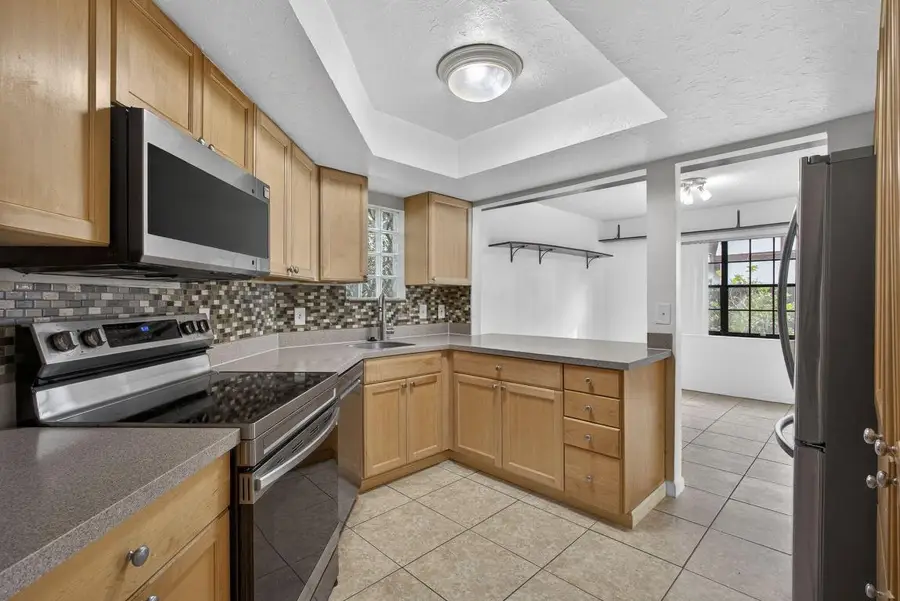 102 Weybridge Circle #B, Royal Palm Beach, FL 33411 - Image #3