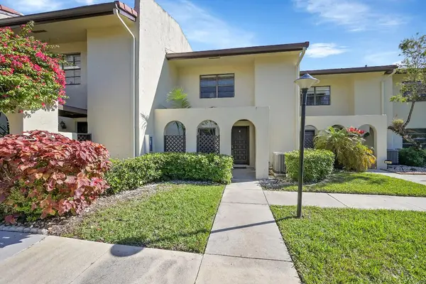 8566 Casa Del Lago #E, Boca Raton, FL 33433