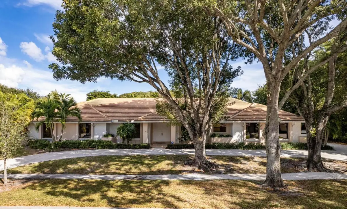 2812 Embassy Drive, West Palm Beach, FL 33401 - Image #1