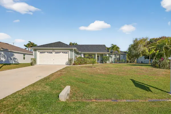 615 SE Dean Terrace, Port St Lucie, FL 34984