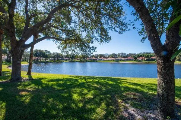 176 E Tall Oaks Circle, Palm Beach Gardens, FL 33410