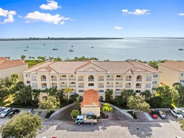 25 Harbour Isle Drive W #203, Fort Pierce, FL 34949