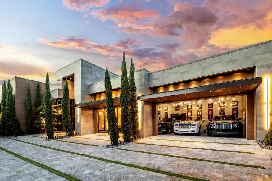 2301 NE 37th Drive, Fort Lauderdale, FL 33308 - Image #2