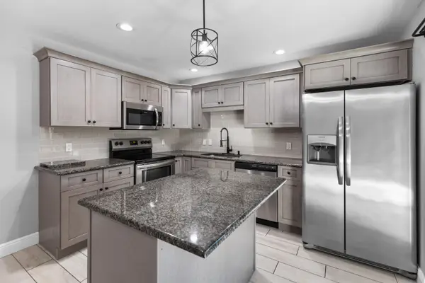 2302 SE Round Table Drive #B, Port St Lucie, FL 34952