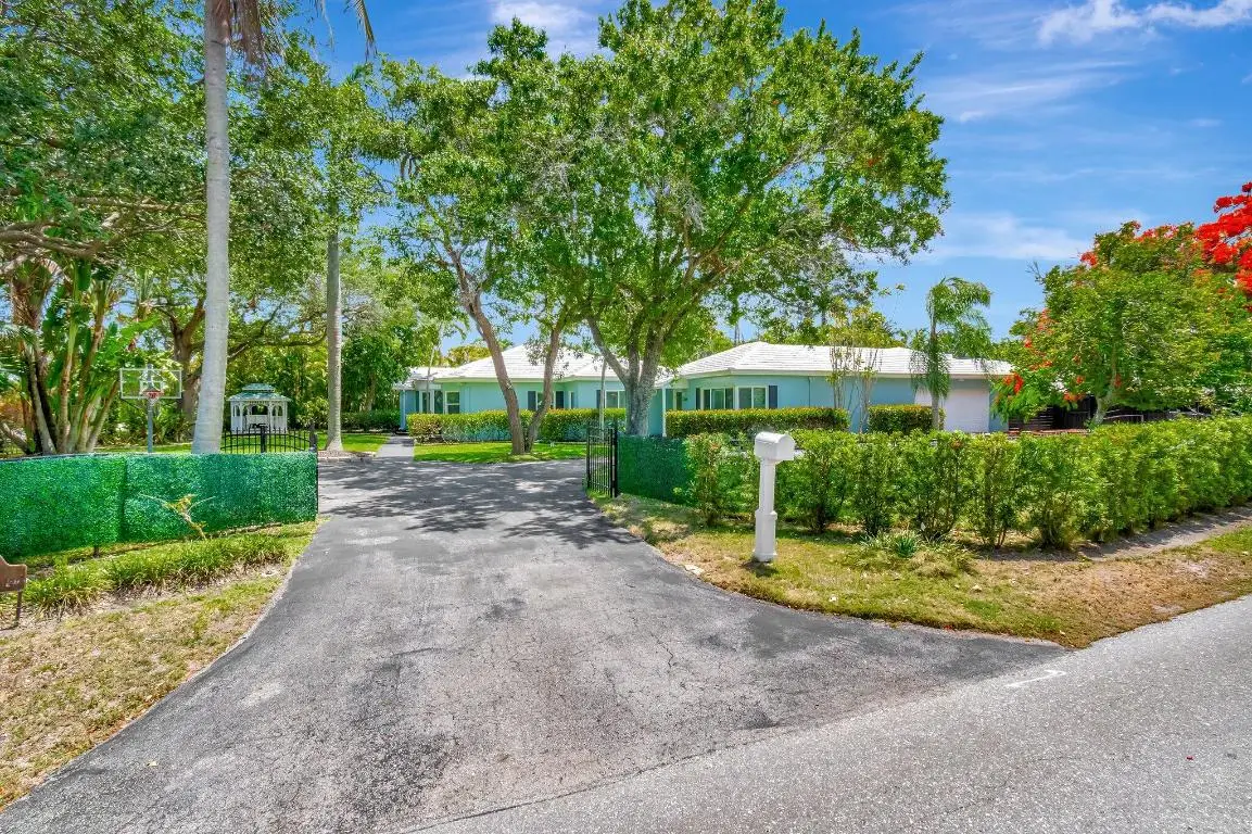 1220 N Swinton Avenue, Delray Beach, FL 33444 - #1