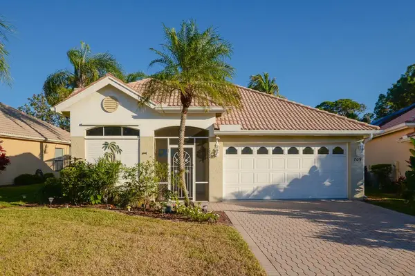 709 SW Saint Vincent Cove, Port St Lucie, FL 34986