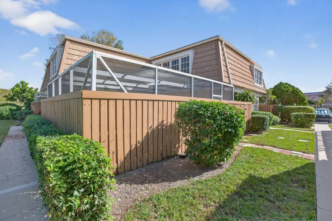 11556 Winchester Drive, Palm Beach Gardens, FL 33410 - #1