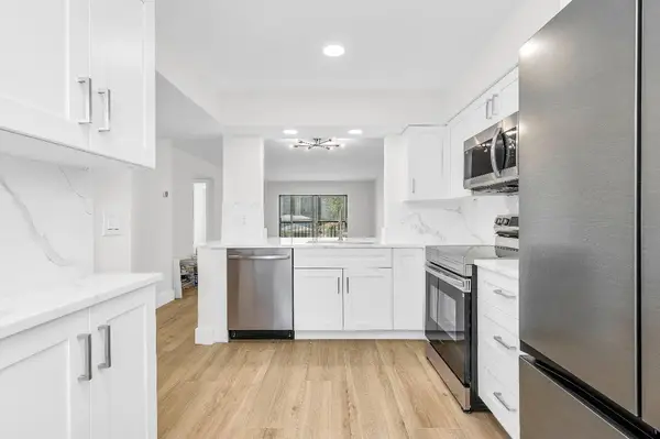 7290 Kinghurst Drive #301, Delray Beach, FL 33446