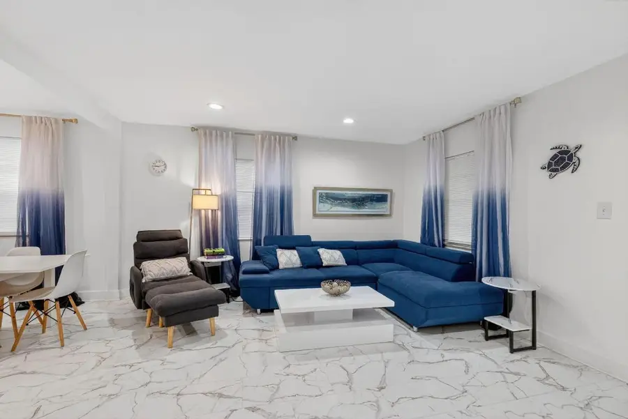 698 NE 36th Street, Oakland Park, FL 33334 - #3