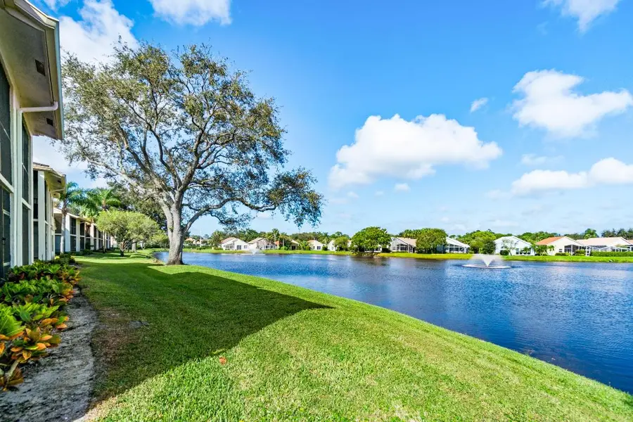 6944 Briarlake Circle #104, Palm Beach Gardens, FL 33418 - Image #3
