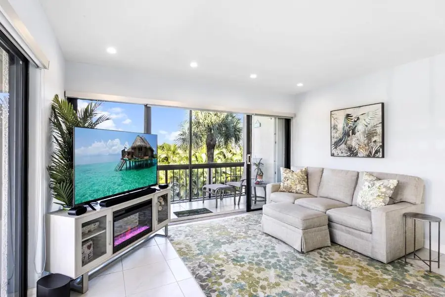 2550 Presidential Way #301, West Palm Beach, FL 33401 - Image #2