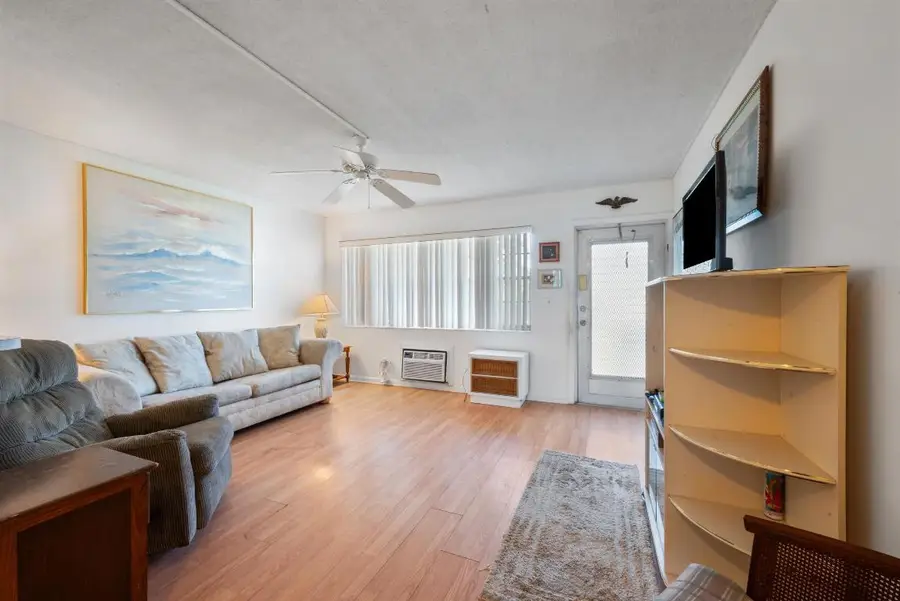 185 Andover #H, West Palm Beach, FL 33417 - Image #2