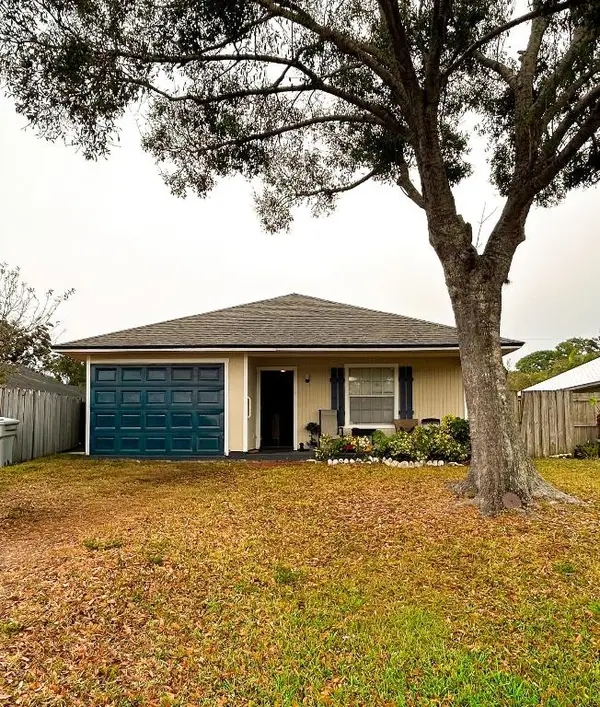 1221 18th Avenue Sw, Vero Beach, FL 32962