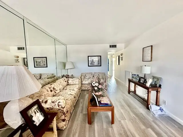 2030 Newcastle B, Boca Raton, FL 33434 - Image #1