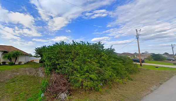 2706 27th Street W, Lehigh Acres, FL 33976