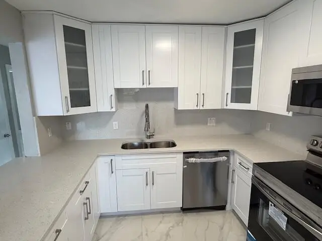 810 Lake Shore Drive #19, West Palm Beach, FL 33403 - #3