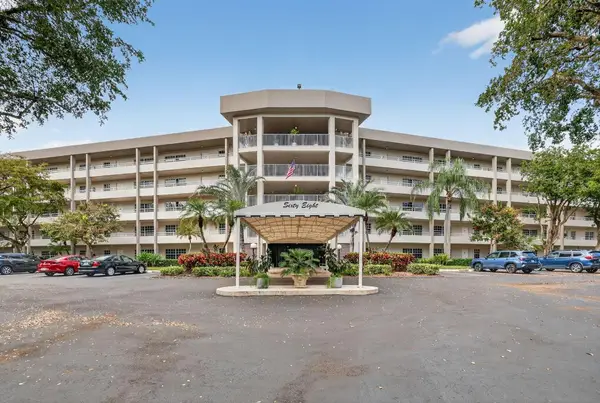 545 Oaks Lane #409, Pompano Beach, FL 33069