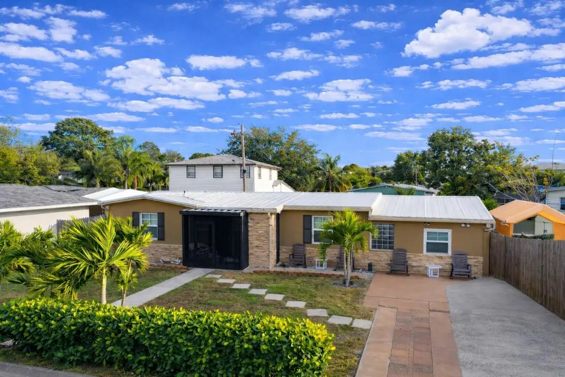 236 SE Prima Vista Boulevard Se, Port Saint Lucie, FL 34983 - #1