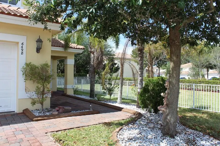 6498 Adriatic Way, West Palm Beach, FL 33413 - Image #2