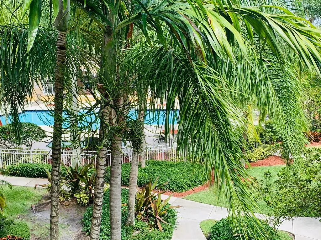 6521 Emerald Dunes Drive #307, West Palm Beach, FL 33411 - Image #1