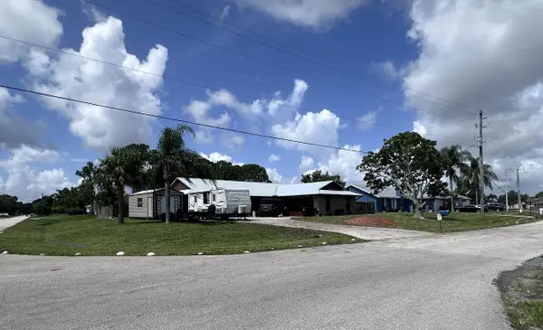 892 SE Atlantus Avenue, Port St Lucie, FL 34983