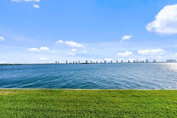 100 Wettaw Lane #9, North Palm Beach, FL 33408