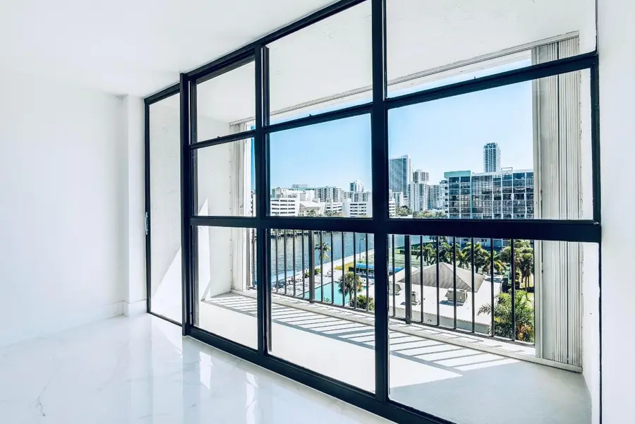 600 Parkview Drive #718, Hallandale Beach, FL 33009 - Image #2
