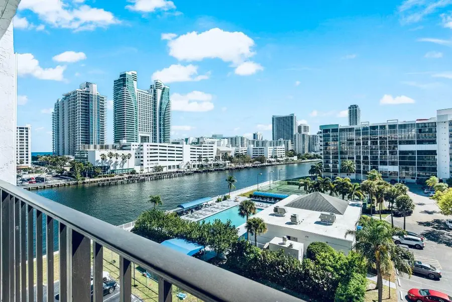 600 Parkview Drive #718, Hallandale Beach, FL 33009 - Image #3