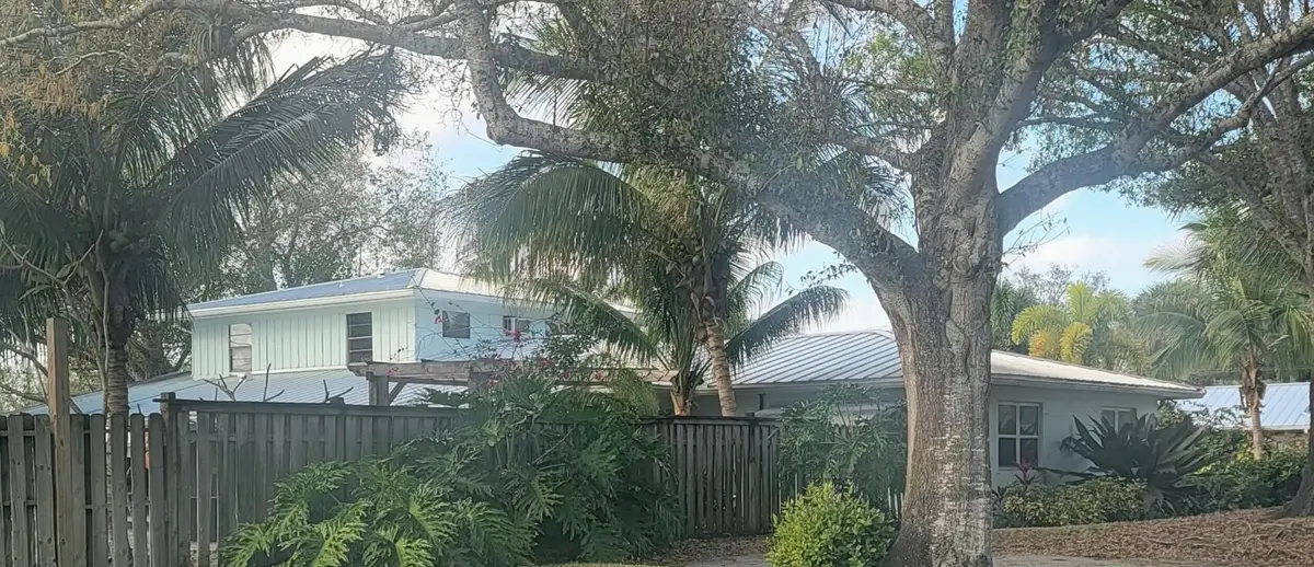 1555 33rd Avenue, Vero Beach, FL 32960 - Image #1