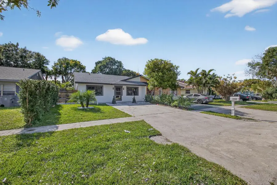 3900 Kenas Street, West Palm Beach, FL 33403 - Image #2