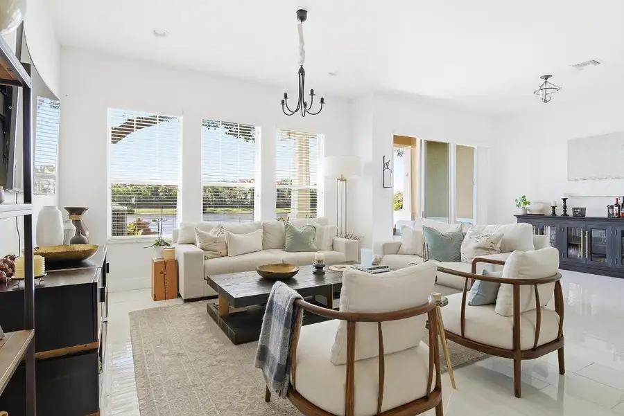 855 Marina Del Ray Lane #3, West Palm Beach, FL 33401 - Image #2