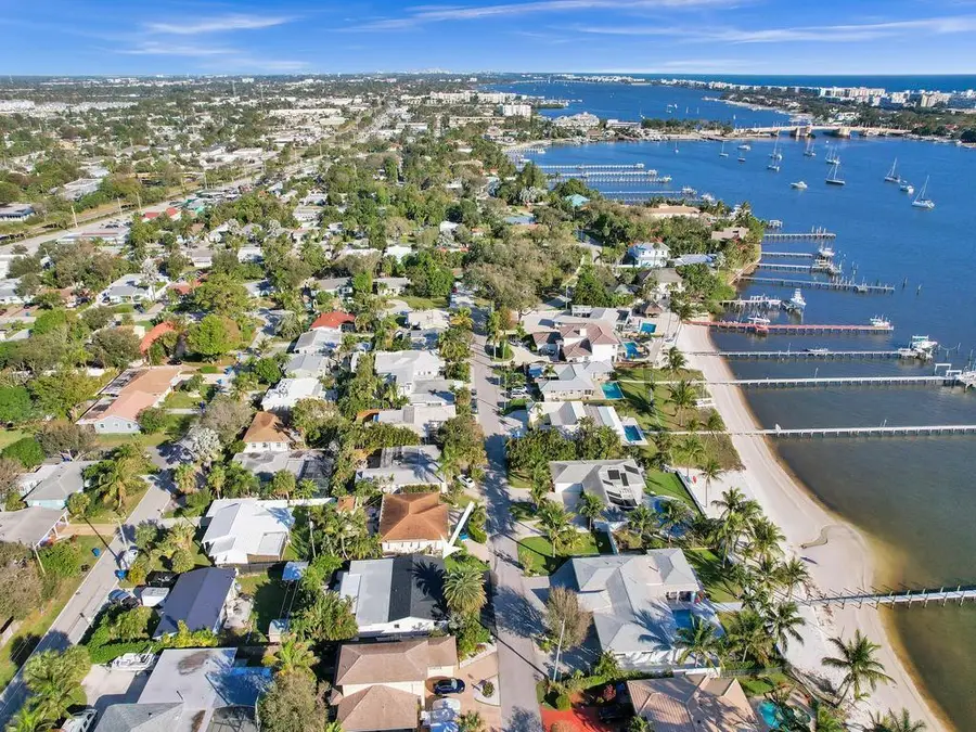 913 S Lakeside Place, Lantana, FL 33462 - #3