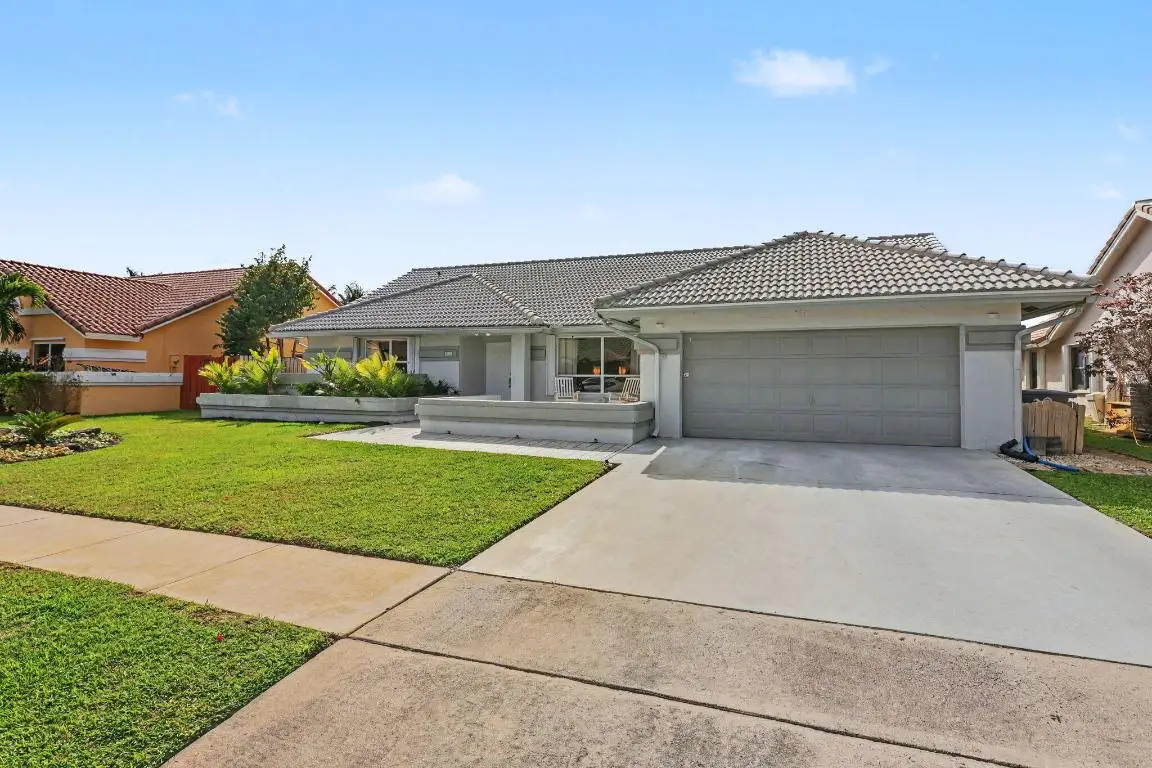 9284 Laurel Green Drive, Boynton Beach, FL 33437 - #1