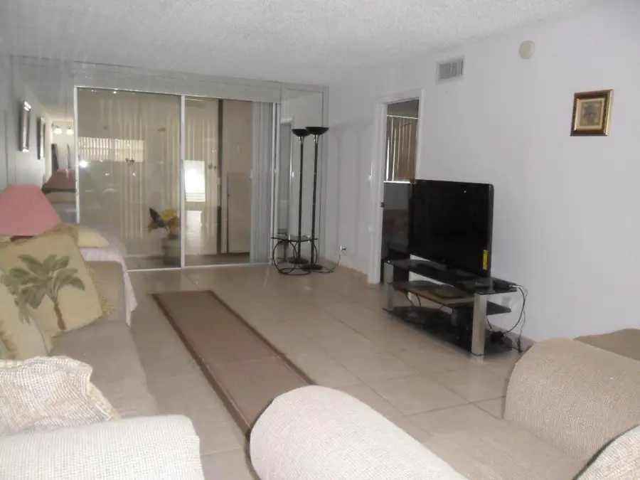 681 S Hollybrook Drive #105, Pembroke Pines, FL 33025 - Image #2