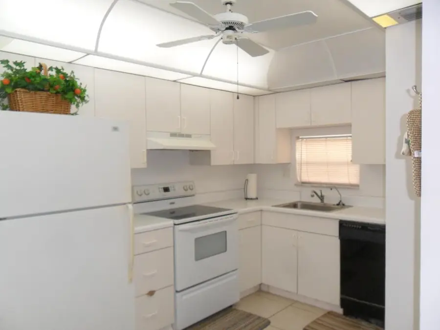 681 S Hollybrook Drive #105, Pembroke Pines, FL 33025 - Image #3