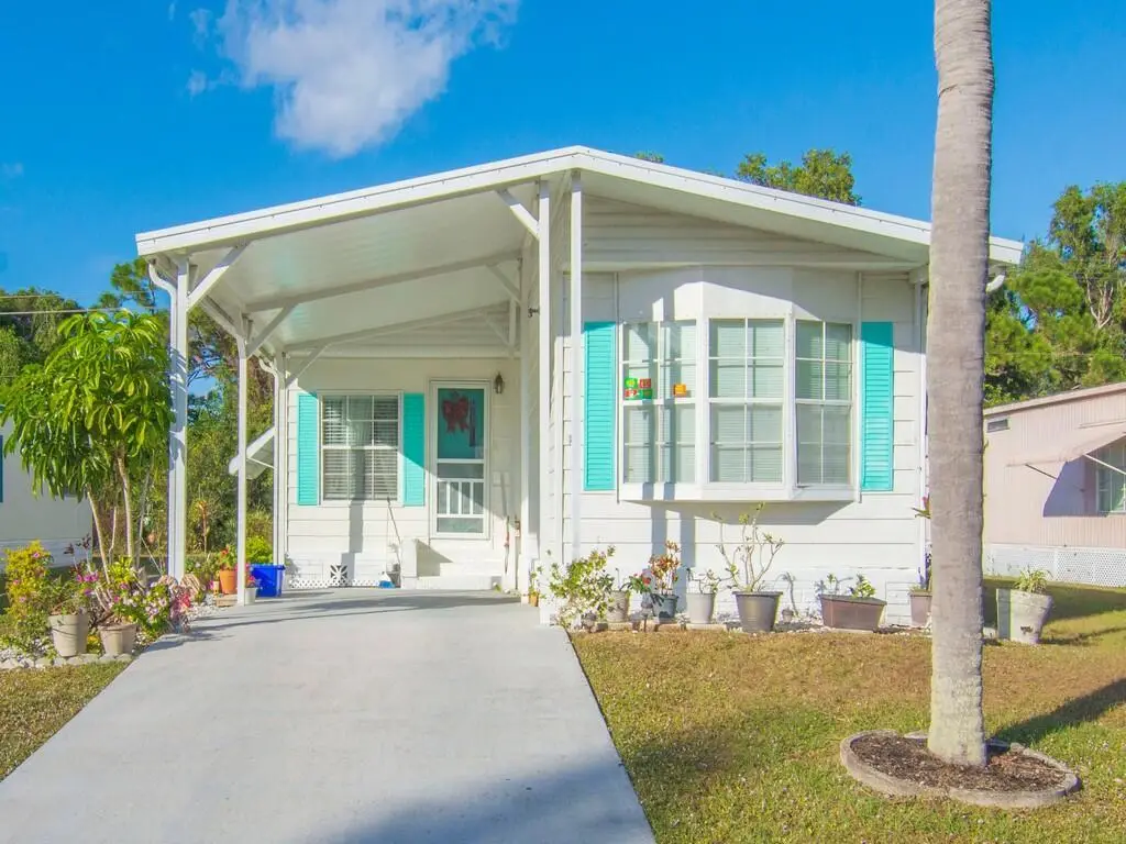 8 Novedades, Port Saint Lucie, FL 34952 - #1