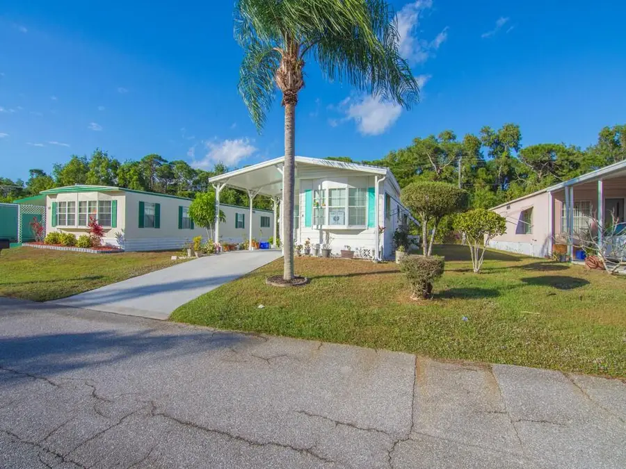 8 Novedades, Port Saint Lucie, FL 34952 - #3