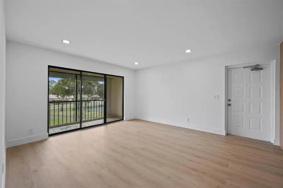 1112 Green Pine Boulevard #F3, West Palm Beach, FL 33409 - Image #3