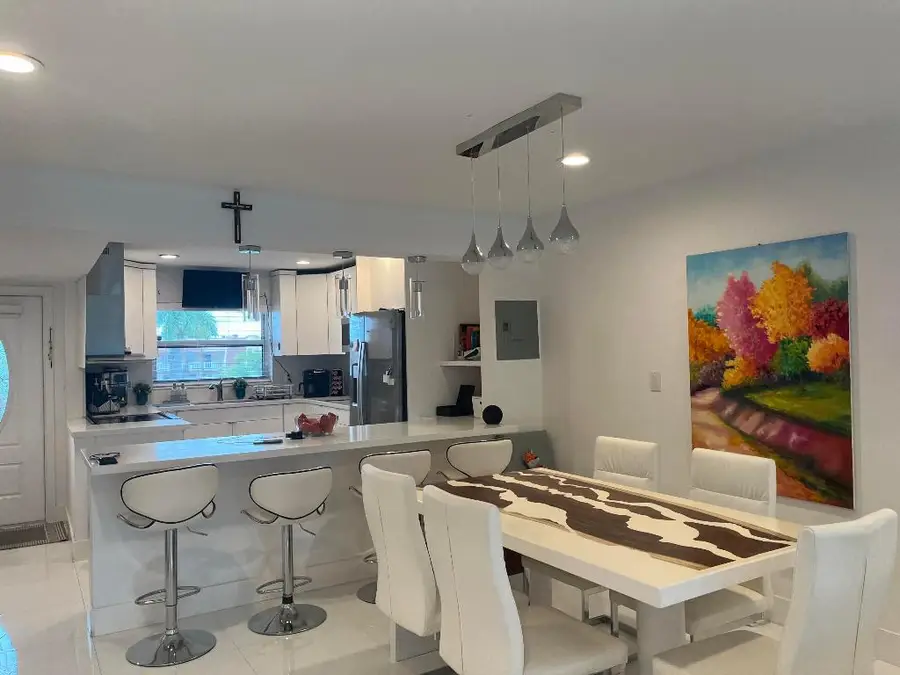 9321 Sunrise Lakes Boulevard #305, Sunrise, FL 33322 - Image #3