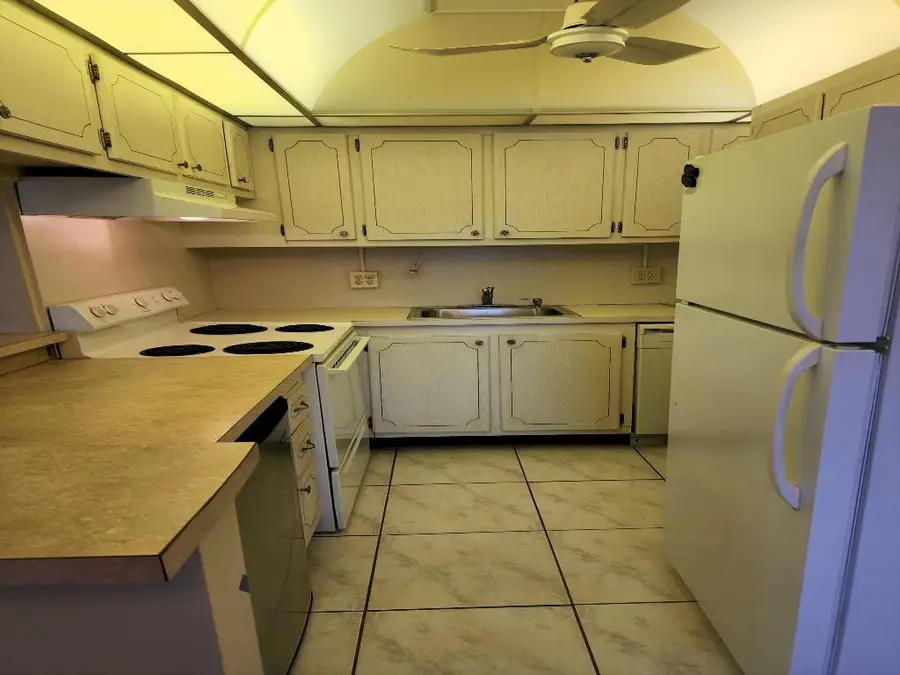 239 Coventry J, West Palm Beach, FL 33417 - Image #3