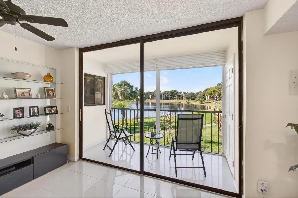 5130 Las Verdes Circle #207, Delray Beach, FL 33484 - Image #1